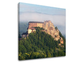 Klasický obraz na plátne s motívom SLOVENSKO, hrad, les, opar, krajina v bielo-modrých odtieňoch, pokojná atmosféra, príroda a samota, vhodný do pracovne – hlavný