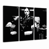Ročno poslikana slika POP Art GODFATHER 3 kosi bog8 – 3D vizualizacija ročno poslikanega platna na belem ozadju. Prevladujoče barve: črna, bela, siva.