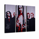 Ročno poslikana slika POP Art Marilyn Manson 3 kosi mm – 3D vizualizacija ročno poslikanega platna na belem ozadju. Prevladujoče barve: črna, rdeča, bela.