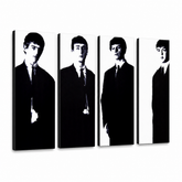 Ročno poslikano slikarstvo POP Art Beatles 4 kosi bea3 – 3D vizualizacija ročno poslikanega platna na belem ozadju. Prevladujoče barve: črna, bela, siva.