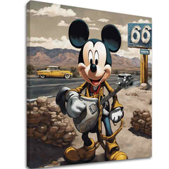Slika na platnu z motivom Miki Miška z kitaro na Route 66 – 3D prikaz platna z vidnim lesenim okvirjem, Papilora.