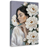 Moderna slika ženske z belimi cvetovi na platnu, prikaz 3D reliefne strukture na kakovostnem lesenem okvirju, Papilora Premium Art.
