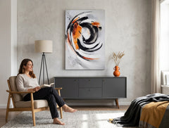 Poslikana slika na steno ABSTRAKT 60x90 cm – ročno poslikana slika v elegantnem interjerju (Mid-century warm) | wall mockup | premium platno | Papilora.sk