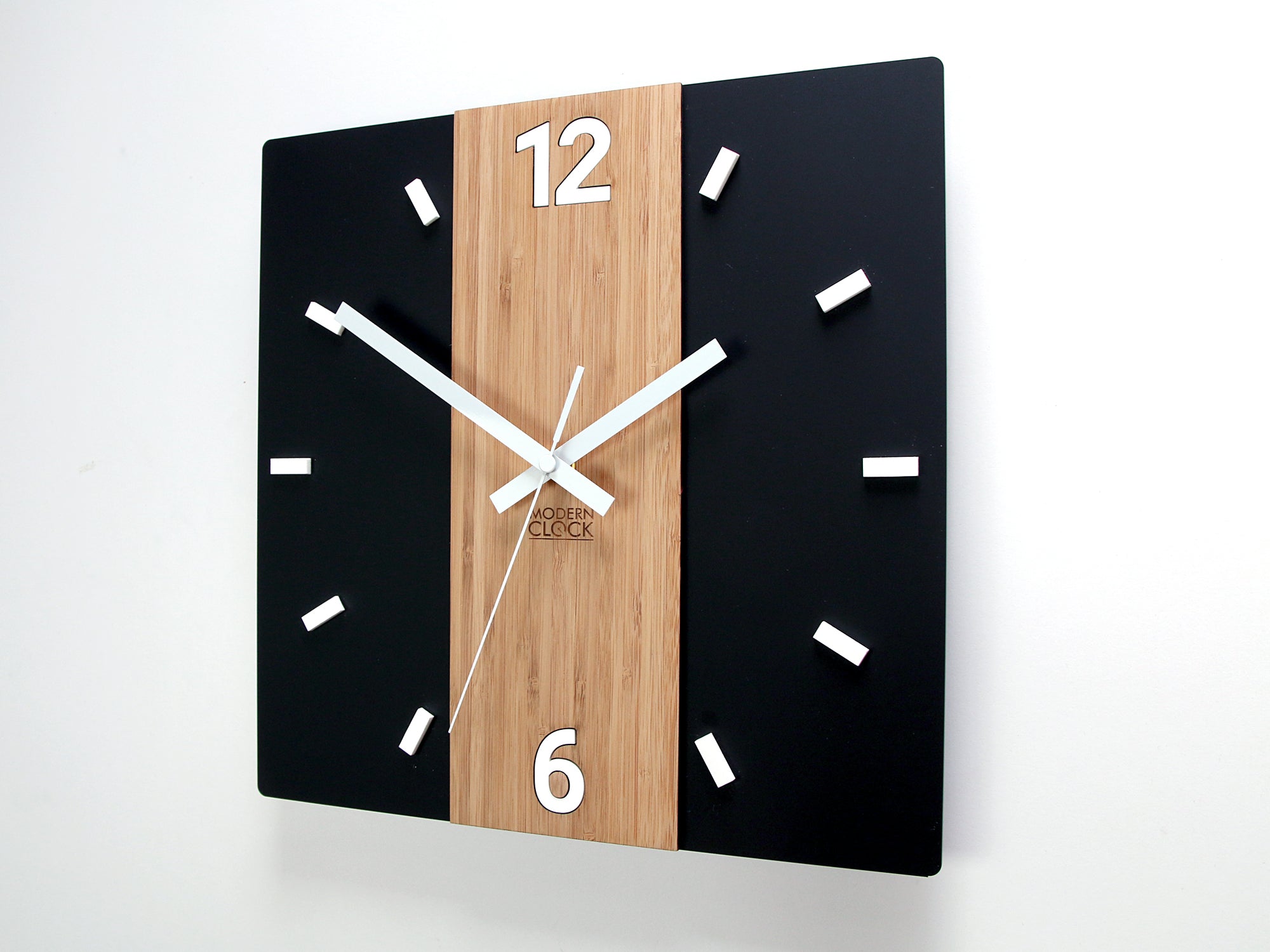 Sodobna stenska ura PRIMO Square