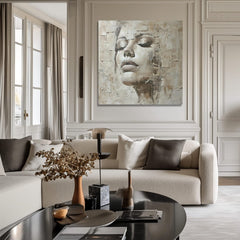 Elegantna podoba ženske boginje miru