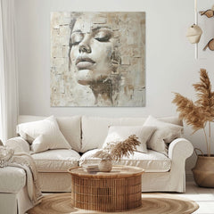 Elegantna podoba ženske boginje miru