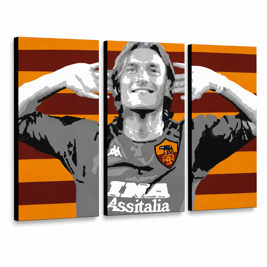 Ročno poslikana slika POP Art Francesco Totti 3 kosov – 3D vizualizacija ročno poslikanega platna na belem ozadju. Prevladujoče barve: rdeča, oranžna, siva, črna, bela.
