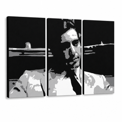 Ročno poslikana slika POP Art GODFATHER 3 kosi bog6 – 3D vizualizacija ročno poslikanega platna na belem ozadju. Prevladujoče barve: črna, bela, siva.