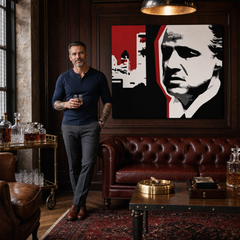 Ročno poslikana slika POP Art marlon brando 1 kos mb8 – slika v sodobnem moškem interjerju, lifestyle vizualizacija. Prevladujoče barve: črna, bela, rdeča.