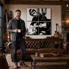 Ročno poslikana slika POP Art Paul Weller 4 kosi pwl – slika v sodobnem moškem interjerju, lifestyle vizualizacija. Prevladujoče barve: črna, bela, siva.