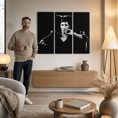 Ročno poslikano slikarstvo POP Art AL PACINO 3 kos al27 – slika v sodobnem moškem interjerju, lifestyle vizualizacija. Prevladujoče barve: črna, siva, bela.