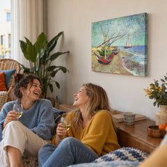 Slika na platnu Ribiški čolni na plaži v Saintes-Maries – Vincent van Gogh v dnevni sobi