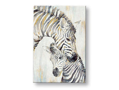 Slika na platnu z motivom zebra in žrebe, siva in zlata obešena v sodobnem stilskem interjerju nad leseno konzolo z vazo in svečo, Papilora.