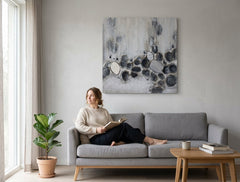 Poslikana slika za steno ABSTRAKT 100x100 cm – ročno poslikana slika v elegantnem interjerju (Golden hour luxe) | wall mockup | premium platno | Papilora.sk