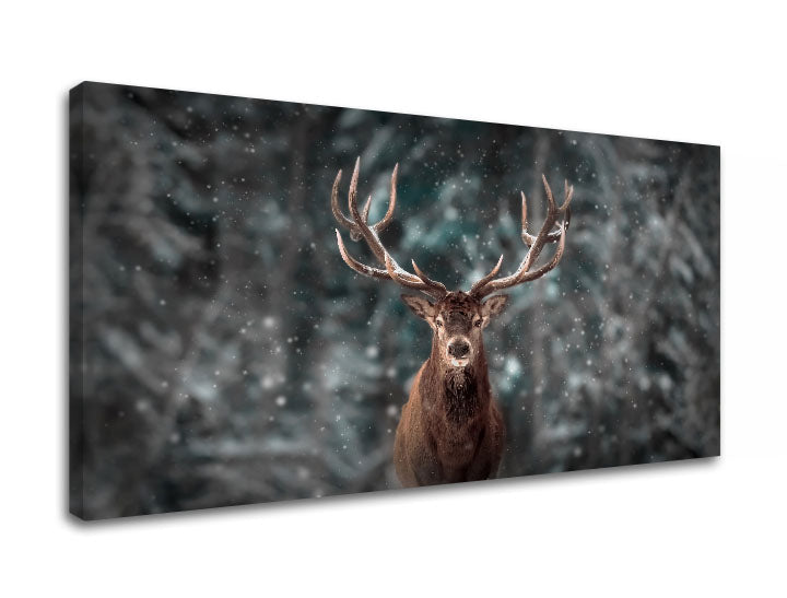 Slika na platnu z motivom jelen v snežnem gozdu – 3D prikaz platna z vidnim lesenim okvirjem, Papilora.