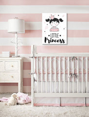 Slika na platnu z motivom deklica s krono in napis little princess – 3D prikaz platna z vidnim lesenim okvirjem, Papilora.