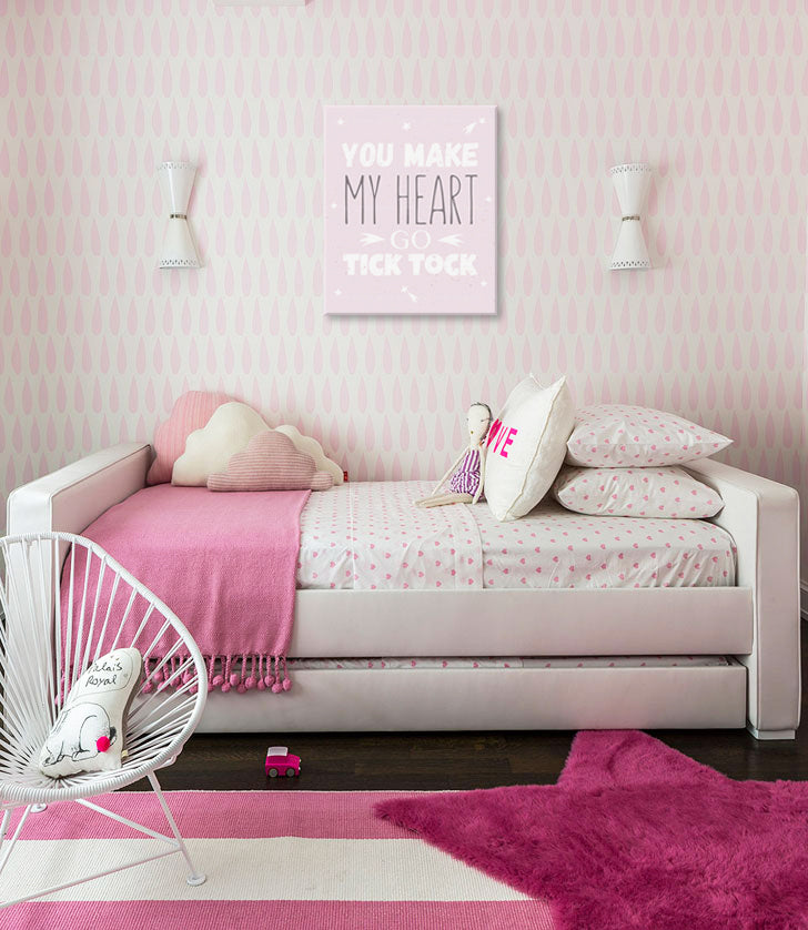 Slika na platnu z motivom roza napis you make my heart go tick tock – 3D prikaz platna z vidnim lesenim okvirjem, Papilora.