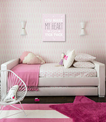 Slika na platnu z motivom roza napis you make my heart go tick tock – 3D prikaz platna z vidnim lesenim okvirjem, Papilora.